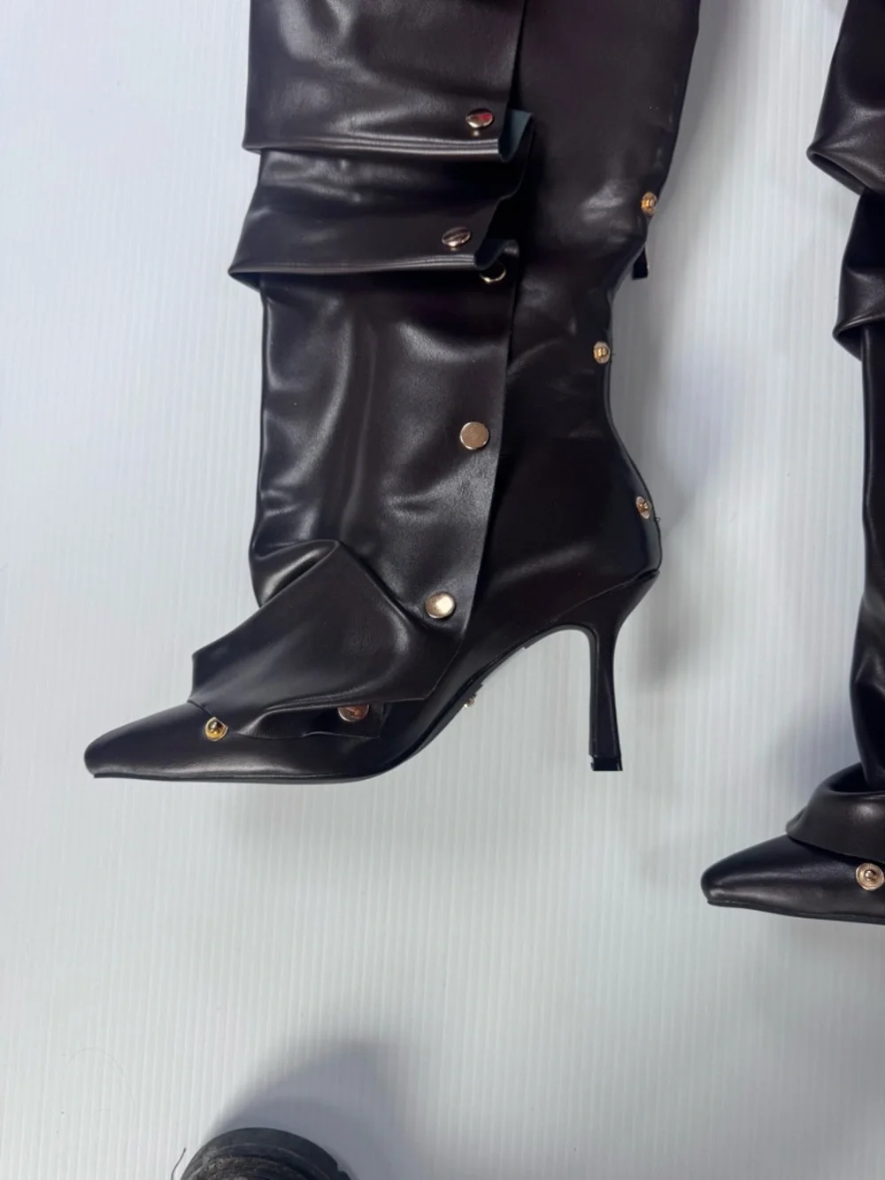 🔥 Statement Over-the-Knee Ruffle Stud Boots – Chocolate Brown | Size 8 🔥